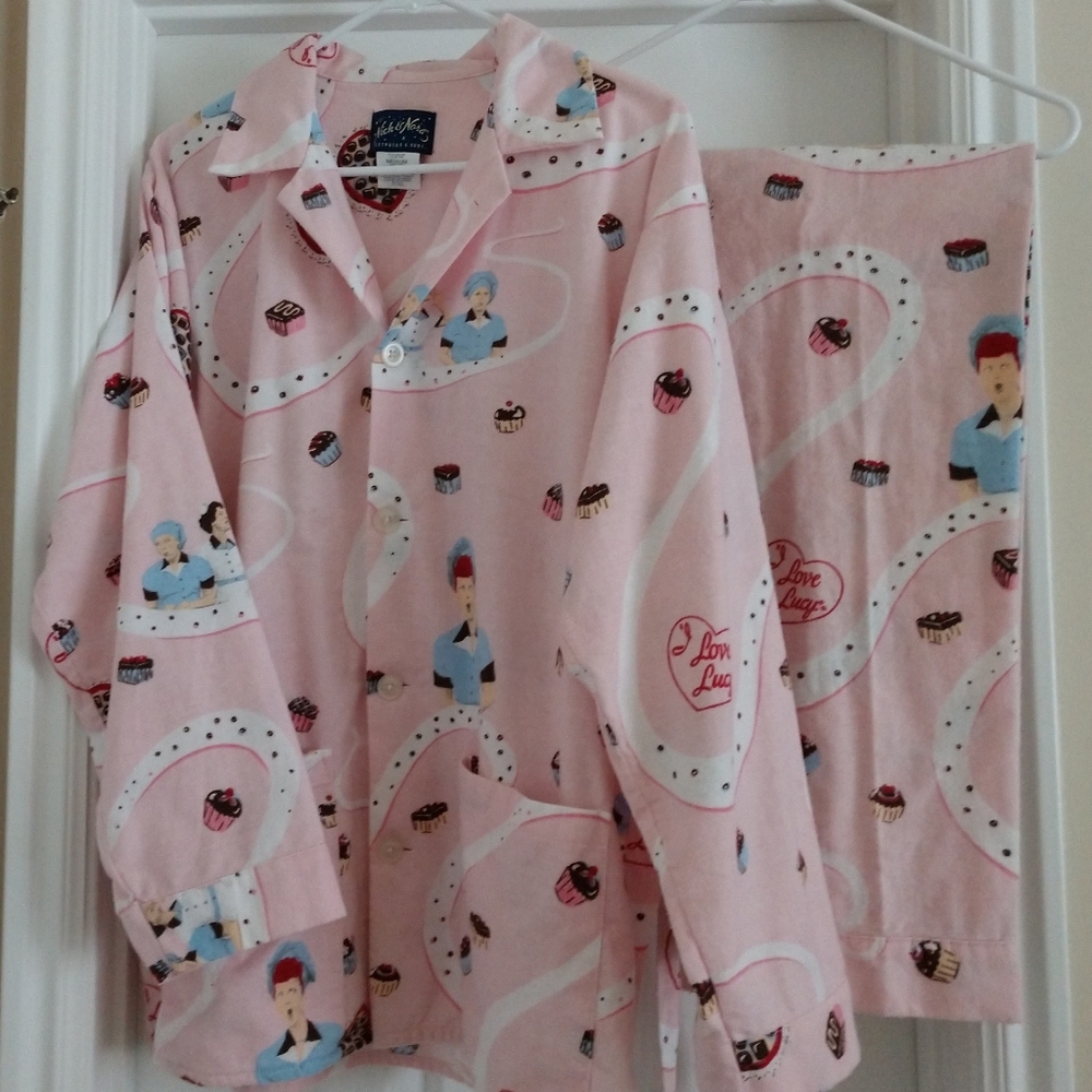 NWOT Nick and Nora I LOVE LUCY Chocolate Factory Flannel Pajama Set (Runs Large)
